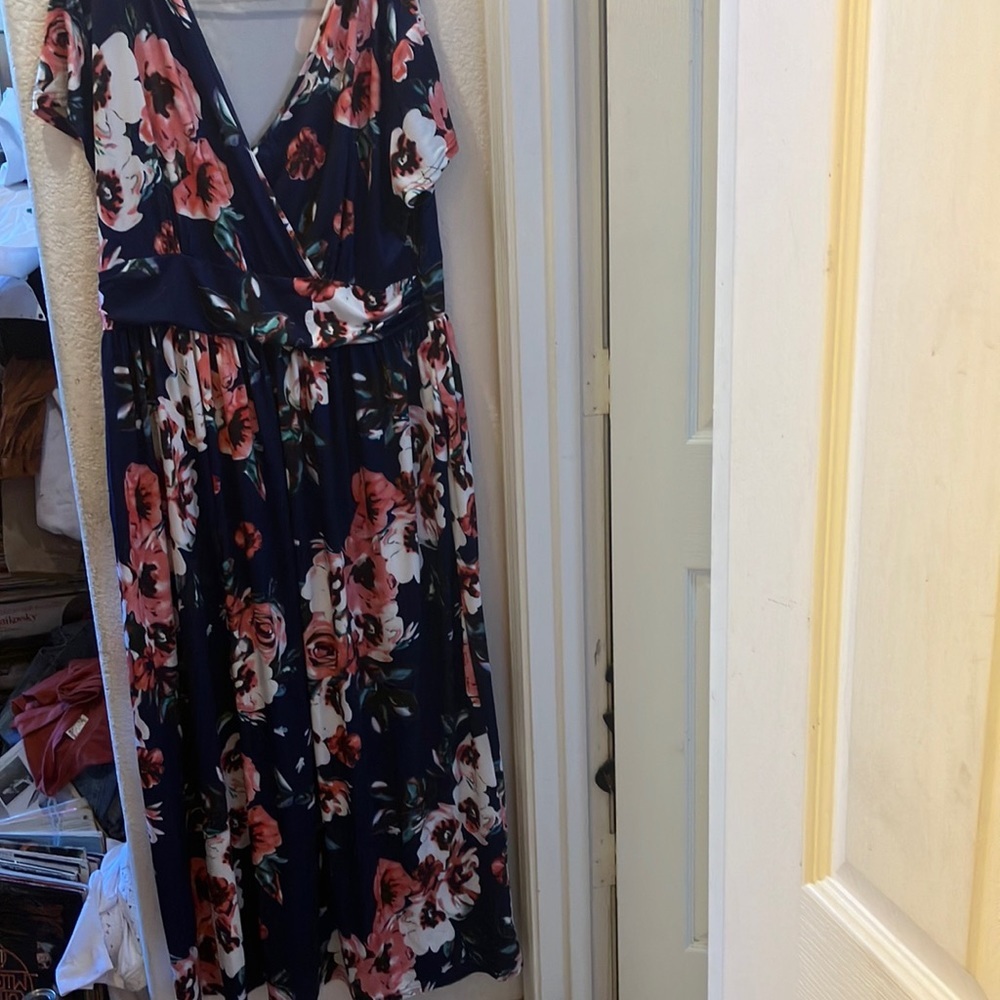 FINAL MARKDOWN Ouges dress 3xl